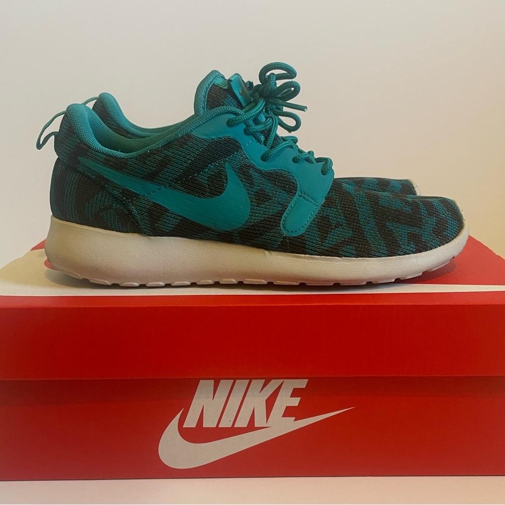 Nike Roshe One KJCRD Women's Size 8